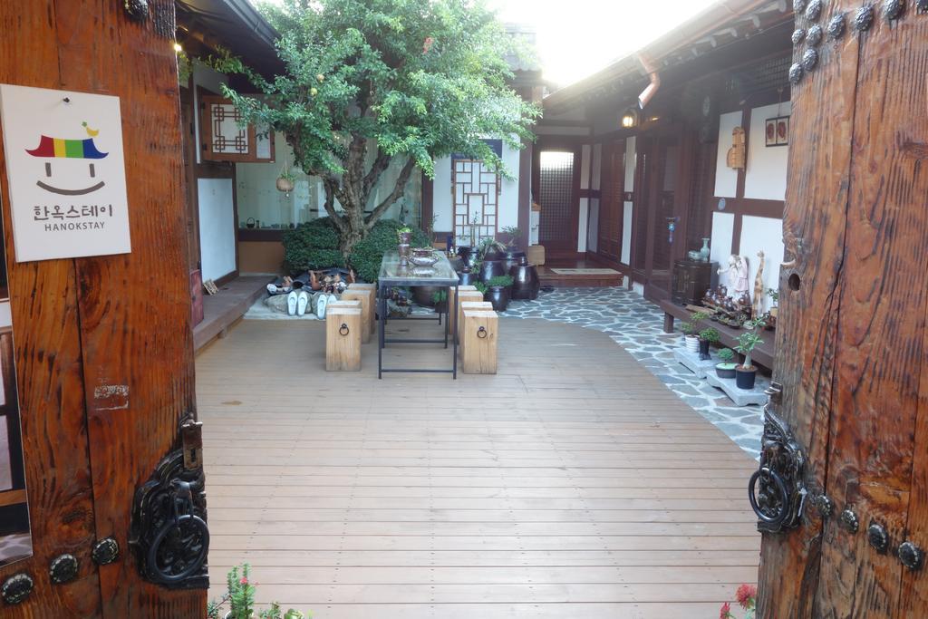 Inyeon Hanok Guesthouse Jeonju Eksteriør bilde