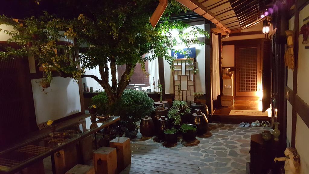 Inyeon Hanok Guesthouse Jeonju Eksteriør bilde