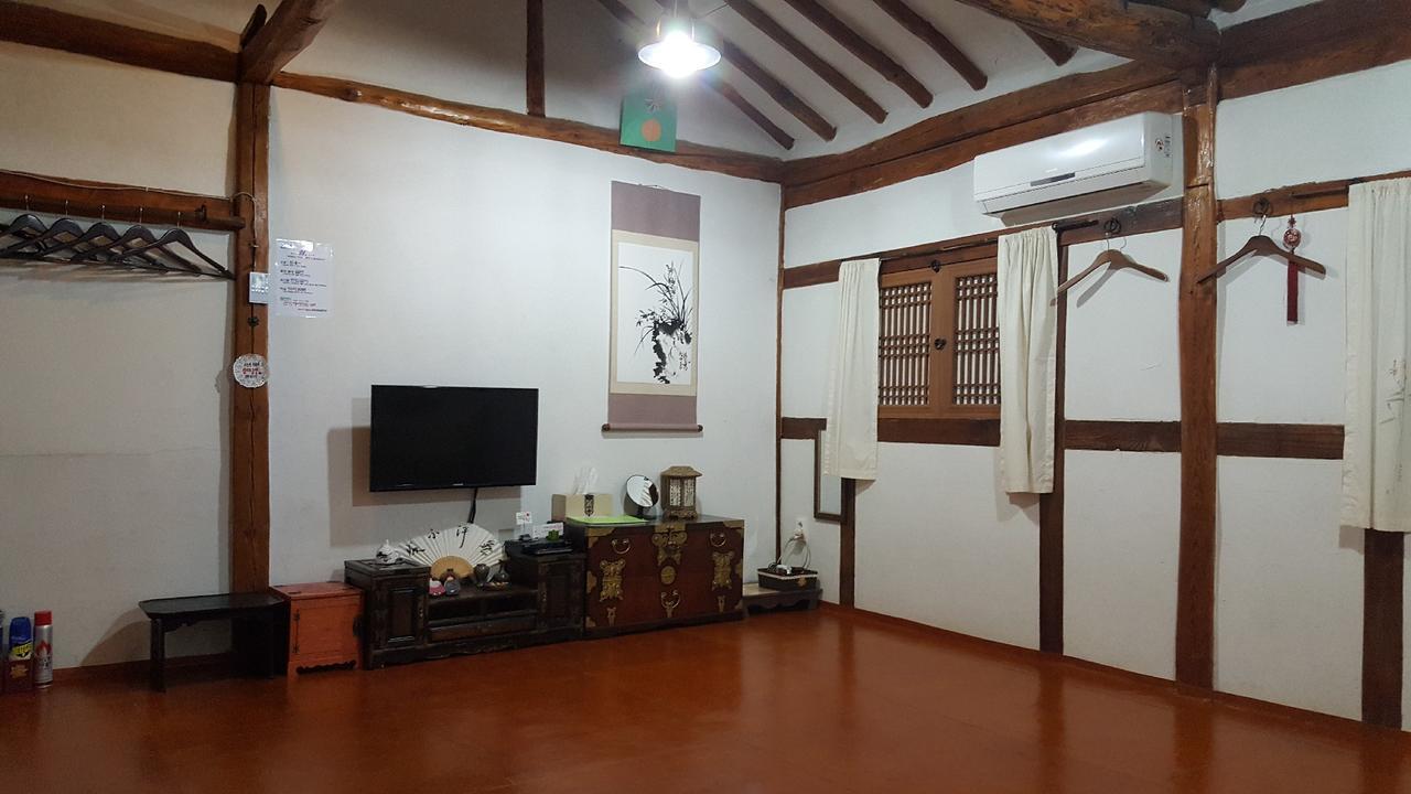 Inyeon Hanok Guesthouse Jeonju Eksteriør bilde
