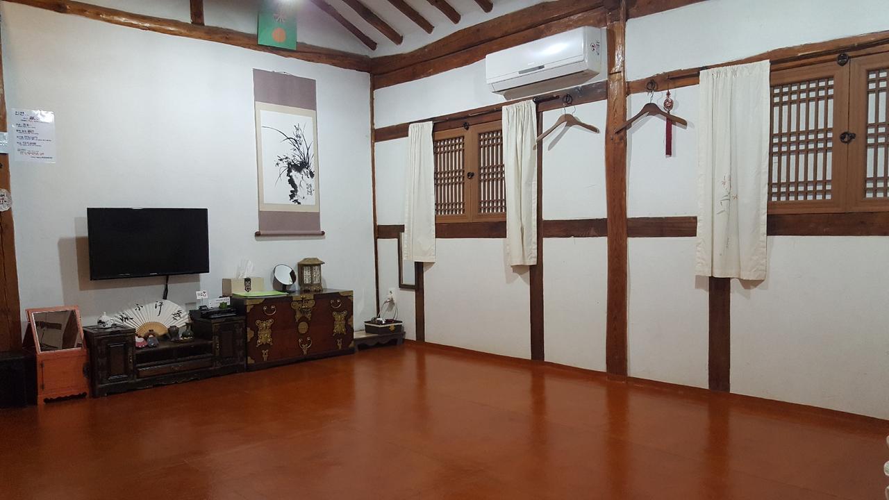 Inyeon Hanok Guesthouse Jeonju Eksteriør bilde