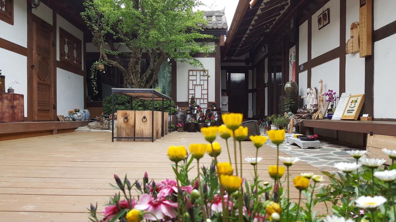 Inyeon Hanok Guesthouse Jeonju Eksteriør bilde